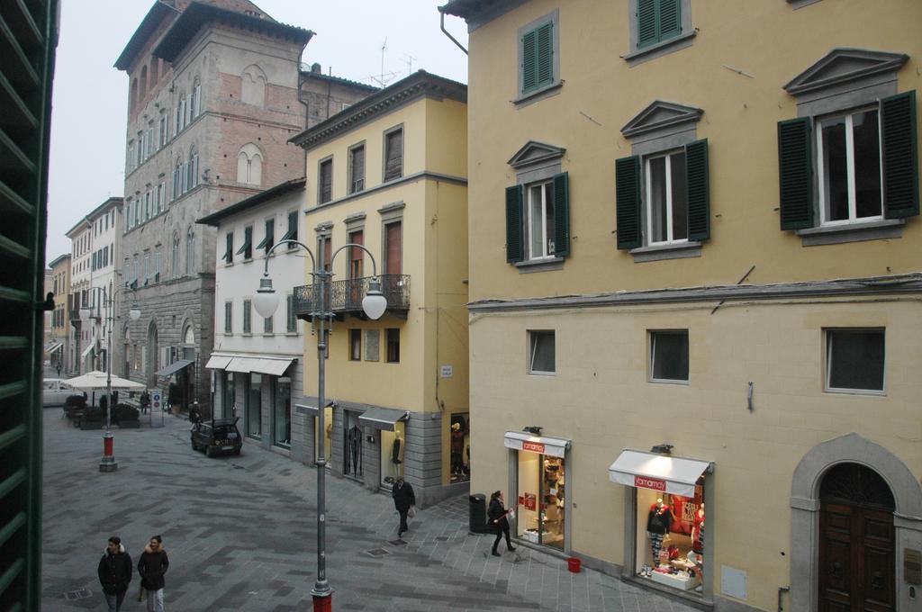 B&B Al Canto Del Cavour ปิสโตยา ภายนอก รูปภาพ