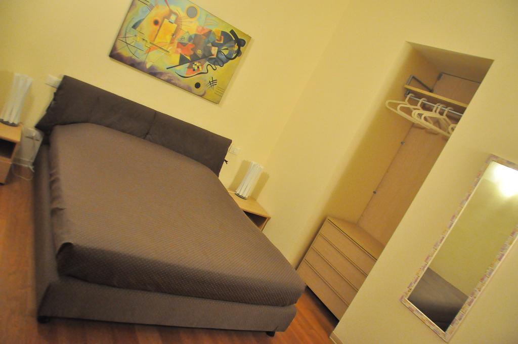 B&B Al Canto Del Cavour ปิสโตยา ภายนอก รูปภาพ